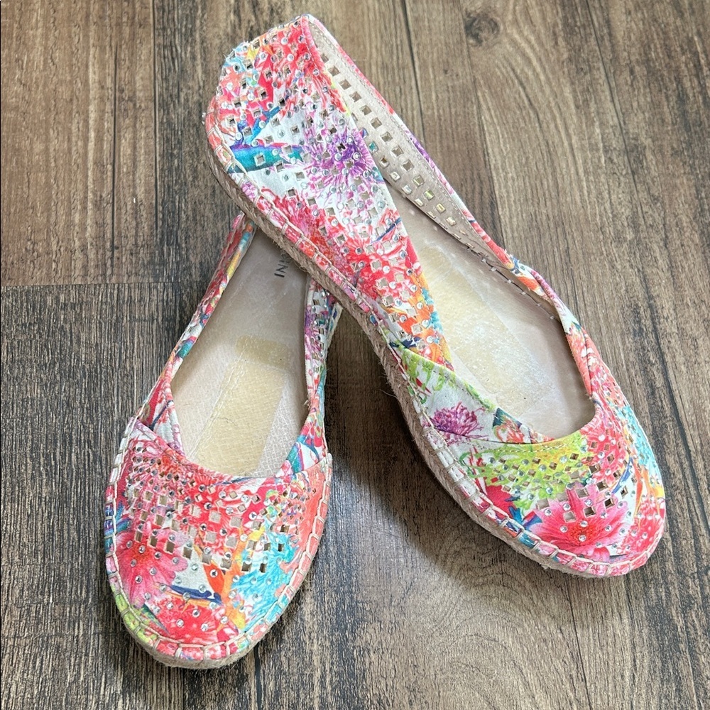 Gianni Bini Colorful Perforated Flats - Picture 2 of 11